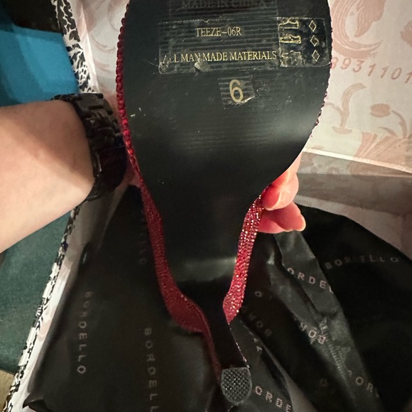 Red sequined high heels - Picture 3 of 14